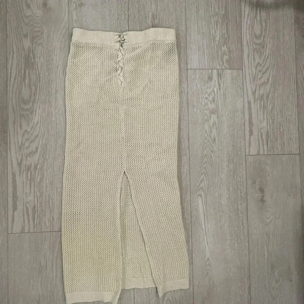 FOREVER 21 crochet skirt S - Picture 4 of 8
